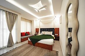 Hummingbird - A Luxury Stay