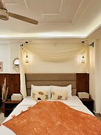 Hummingbird - A Luxury Stay