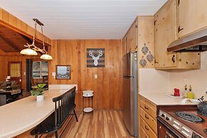 The Lazy Bear Cabin - For 6!