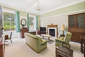 Host Stay Thornecroft