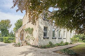Host Stay Thornecroft
