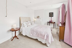 Host Stay Thornecroft