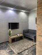 Romeo Court