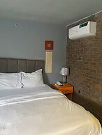 Romeo Court