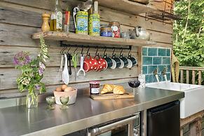 The Hut Rawsons in Levens