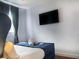 Spacious 6 Bedroom House in Bexleyheath