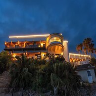 Livemax Resort Inamiseafront