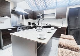 Luxurious & Spacious 2BR