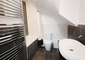 Luxurious & Spacious 2BR