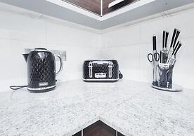 Luxurious & Spacious 2BR