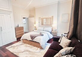 Luxurious & Spacious 2BR