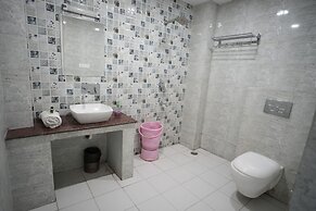 HOTEL S R GRAND