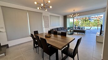 Sunrise Villa With Private Pool