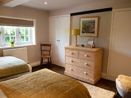 Newstead Farmhouse