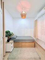 Minimalist Townhome Stay