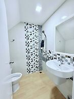 Minimalist Townhome Stay