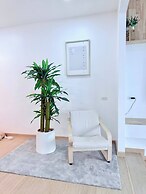 Minimalist Townhome Stay