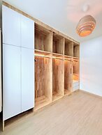 Minimalist Townhome Stay