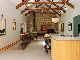 Lower Walreddon Barn