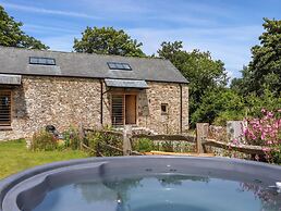 Lower Walreddon Barn