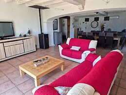 Charming Villa With Pool in Le Luc-en-provence