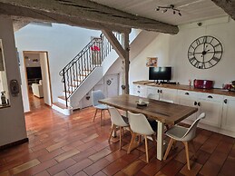 Charming Villa With Pool in Le Luc-en-provence