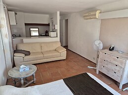 Charming Villa With Pool in Le Luc-en-provence