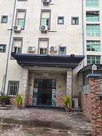 Valley Point Hotel and Suites