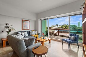 Deck12 Casino and Resort by Monyxbnb
