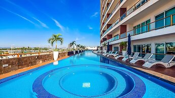 Deck12 Casino and Resort by Monyxbnb