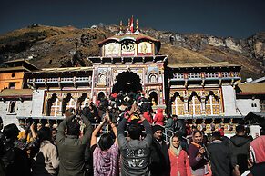 Temple View Badrinath House