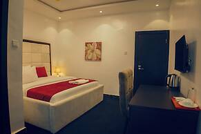 HomeWorth Hotel