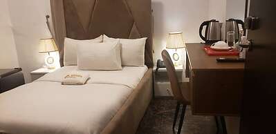HomeWorth Hotel