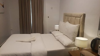 HomeWorth Hotel