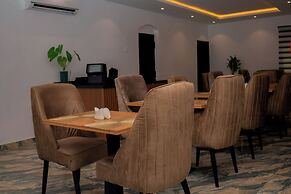 HomeWorth Hotel