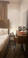 HomeWorth Hotel