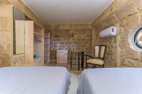Casa Kik Apartments in Mina Tripoli