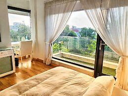 The G8 Noida