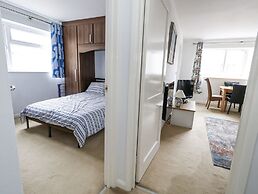 Beachcombers, 13 Chesil House
