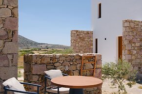 ROOTS Nature Living Milos