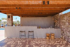 ROOTS Nature Living Milos