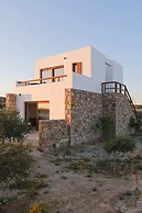 ROOTS Nature Living Milos