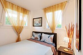 Prime Luxury Villa Beach Front