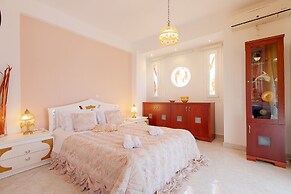 Prime Luxury Villa Beach Front