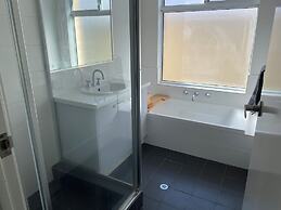 Alkimos Beach Family Accommodation
