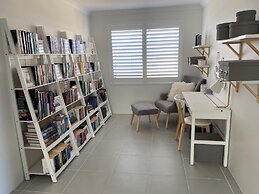 Alkimos Beach Family Accommodation