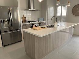 Alkimos Beach Family Accommodation