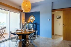 Bayview 2-BR Apartment in Larnaca