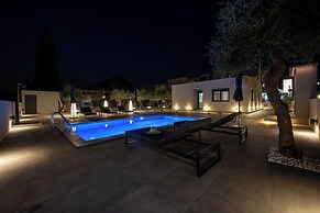 Glafkos House with Pool near the Beach