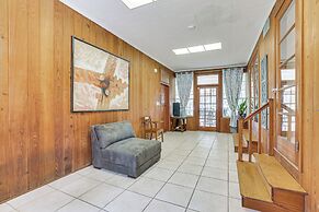 Boat Lift & Private Dock: Riverfront Labelle Gem